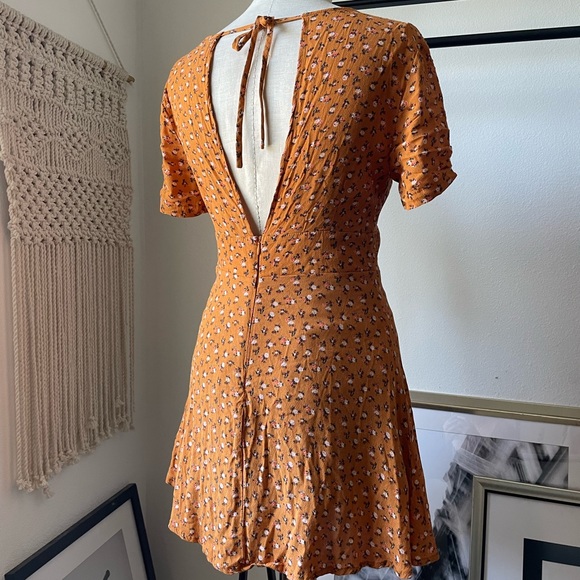 🛍 F21 orange floral dress. - Picture 3 of 3